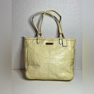Coach Tote Bag Patent Leather Cream Yellow Gallery Signature Zip Top